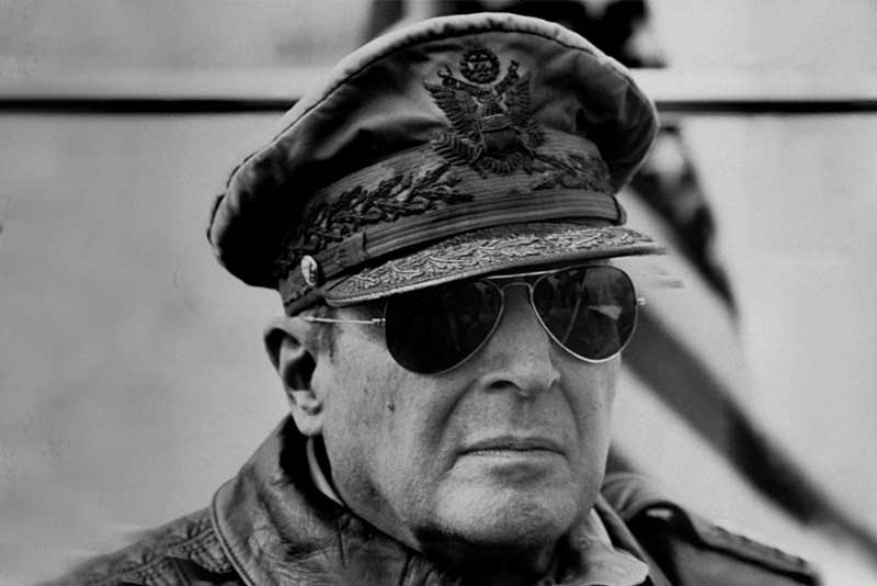 pilot mac arthur wearing rayban